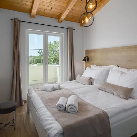 3 Bedroom Cozy In *