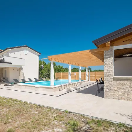 Luxurious In Nyaraló Buje
