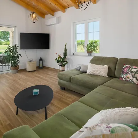 3 Bedroom Cozy In