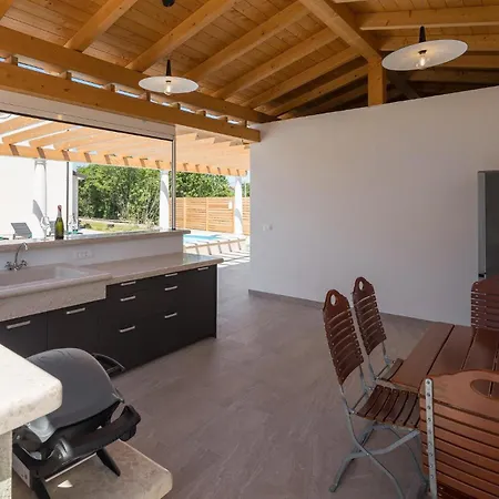 Luxurious In Buje